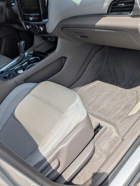 used 2020 Chevrolet Traverse car, priced at $22,654