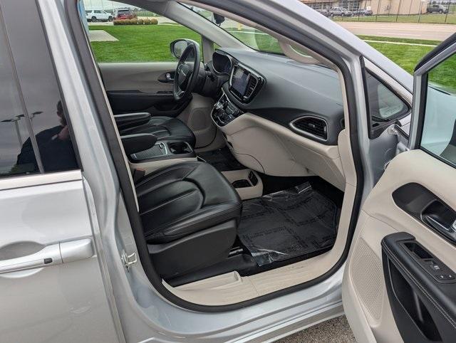 used 2023 Chrysler Pacifica car, priced at $23,052