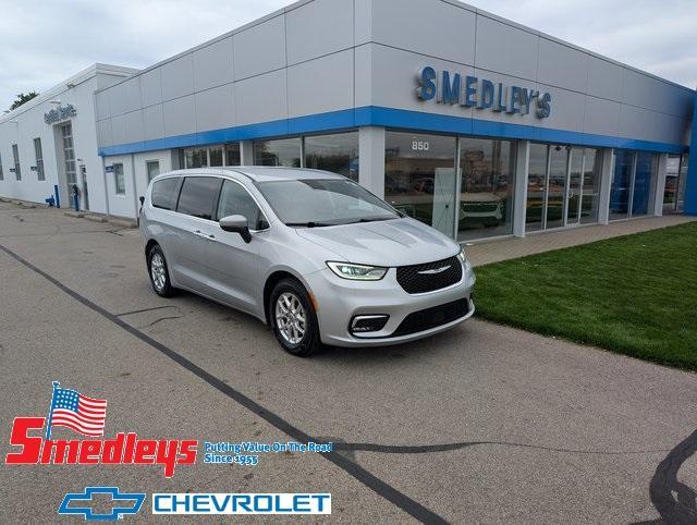 used 2023 Chrysler Pacifica car, priced at $23,052