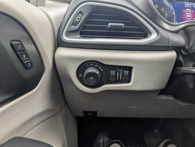 used 2023 Chrysler Pacifica car, priced at $23,052