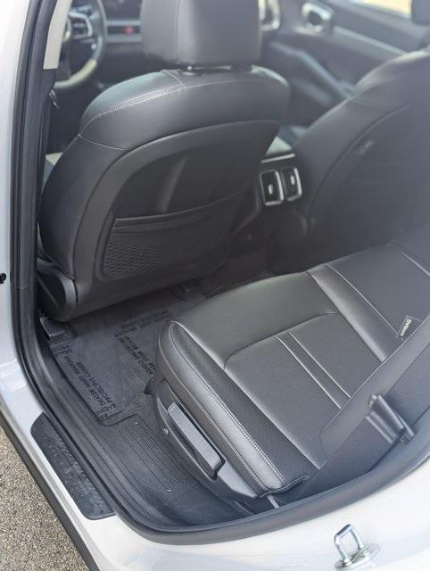 used 2024 Kia Sorento car, priced at $26,839