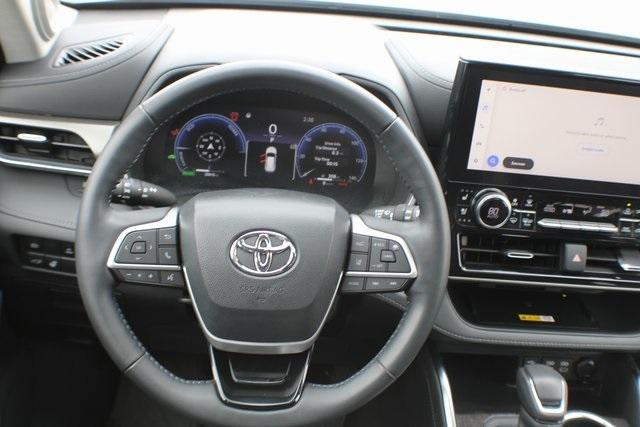 used 2023 Toyota Highlander Hybrid car, priced at $48,468