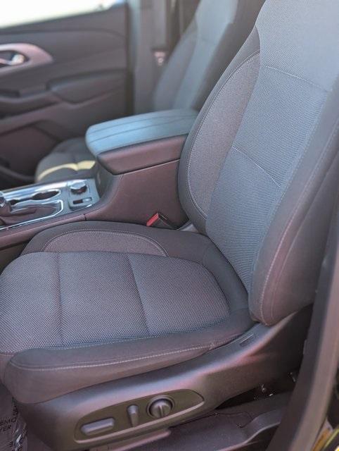 used 2023 Chevrolet Traverse car, priced at $28,787
