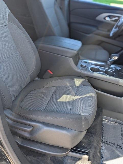 used 2023 Chevrolet Traverse car, priced at $28,787