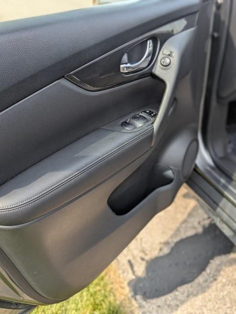 used 2018 Nissan Rogue car, priced at $13,719