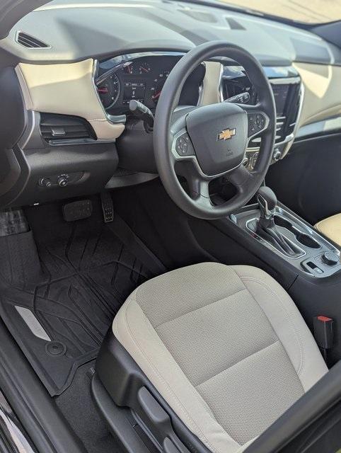 used 2023 Chevrolet Traverse car, priced at $27,724