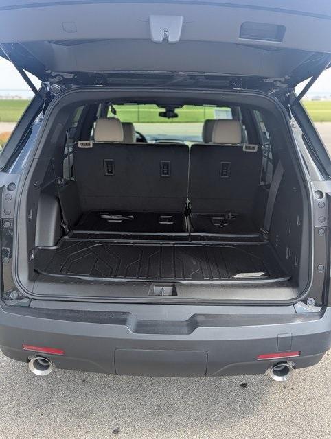 used 2023 Chevrolet Traverse car, priced at $27,724