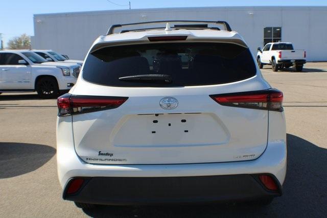 used 2021 Toyota Highlander car, priced at $34,231