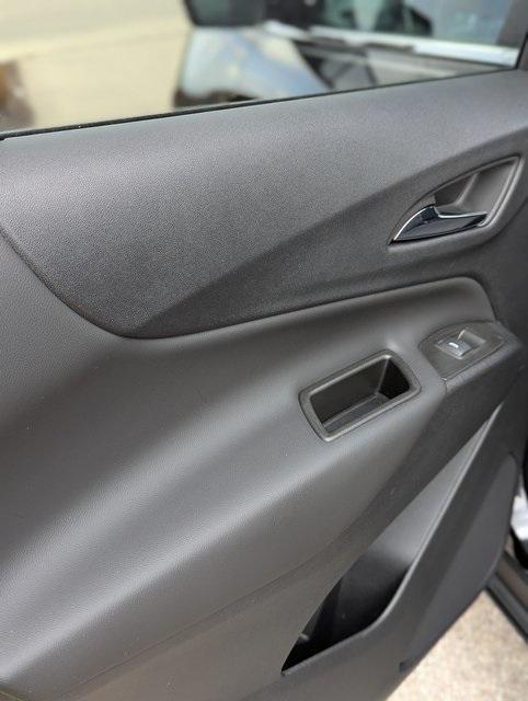 used 2023 Chevrolet Equinox car, priced at $24,403