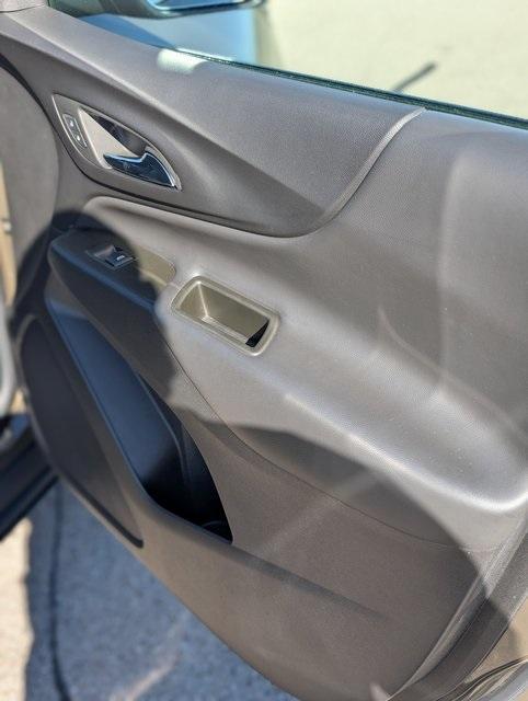 used 2023 Chevrolet Equinox car, priced at $23,234