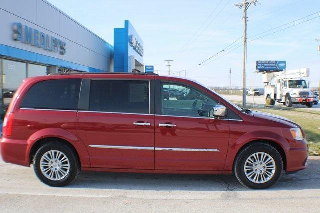 used 2015 Chrysler Town & Country car, priced at $9,255