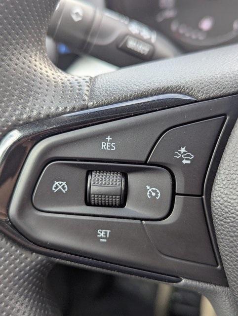 used 2025 Chevrolet Trax car, priced at $21,041