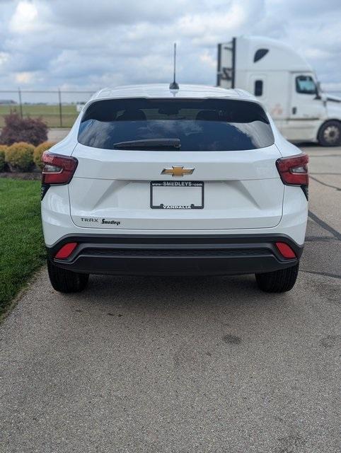 used 2025 Chevrolet Trax car, priced at $21,041