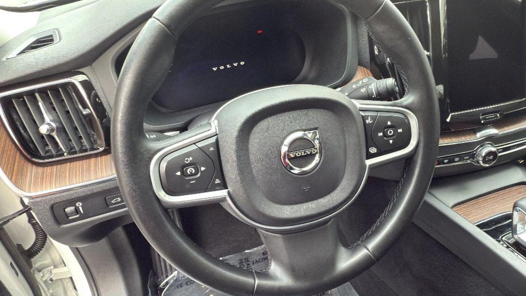 used 2022 Volvo XC60 car, priced at $24,995