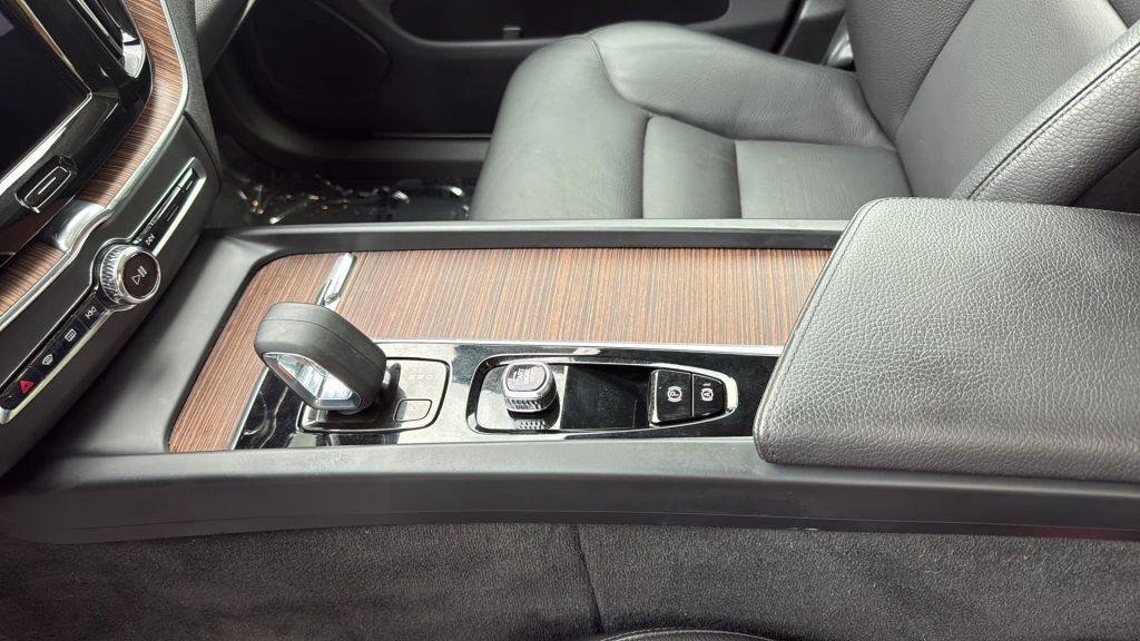 used 2022 Volvo XC60 car, priced at $24,995