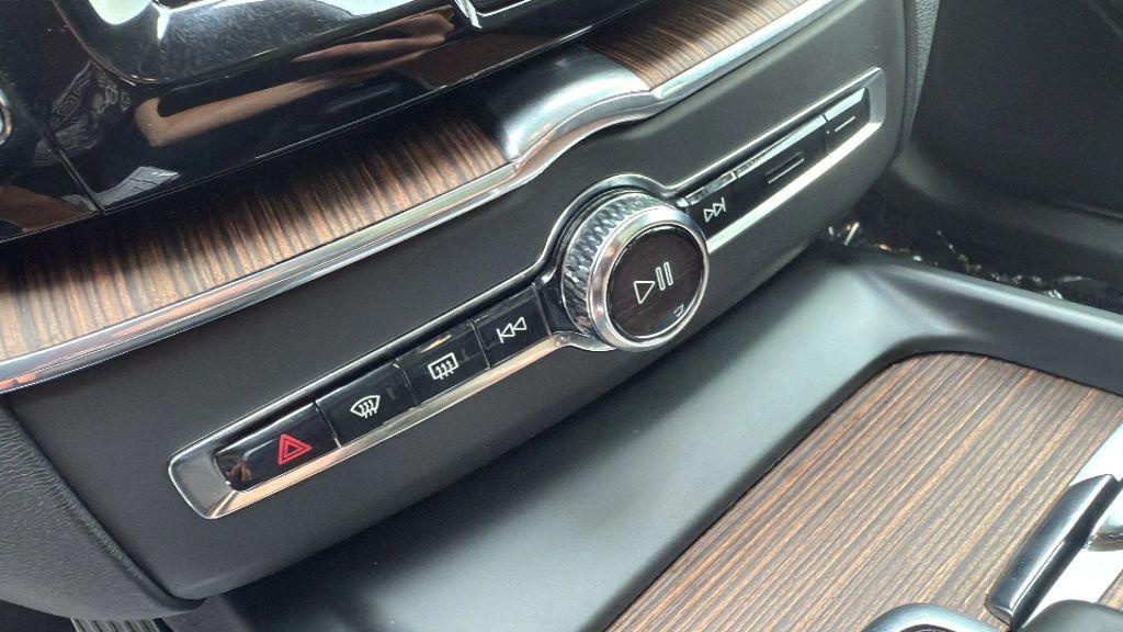 used 2022 Volvo XC60 car, priced at $24,995