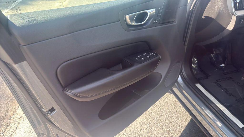 used 2021 Volvo XC60 car, priced at $28,495