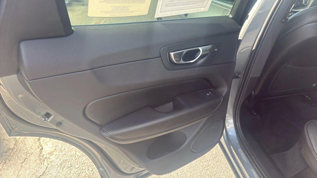 used 2021 Volvo XC60 car, priced at $28,495