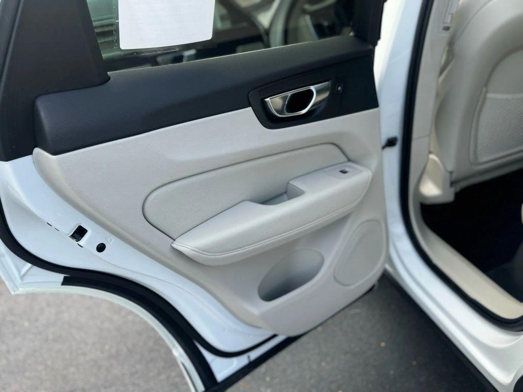 used 2020 Volvo XC60 car, priced at $28,995
