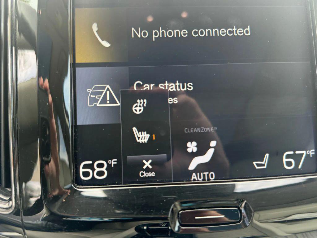 used 2020 Volvo XC60 car, priced at $28,995