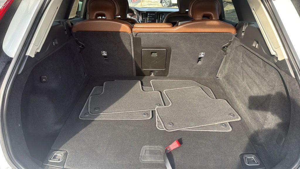 used 2020 Volvo XC60 car, priced at $22,995