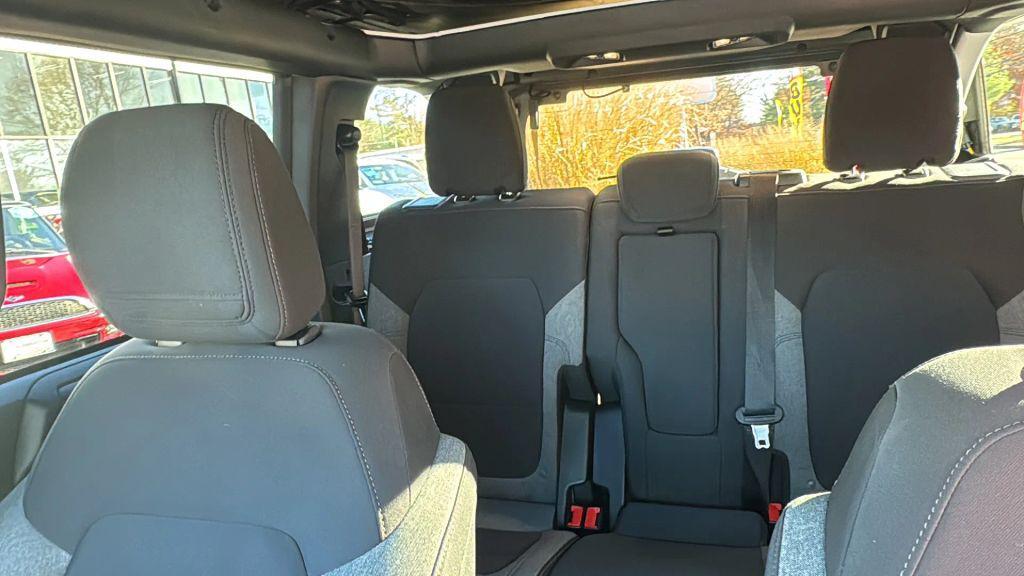 used 2025 Ford Bronco car, priced at $39,995