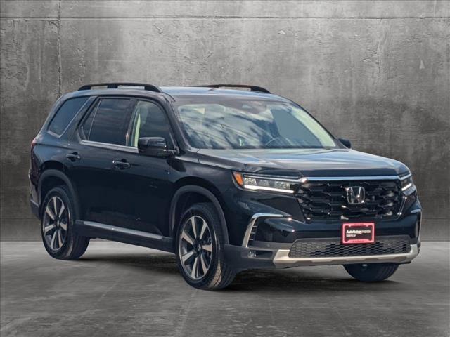 new 2025 Honda Pilot car, priced at $50,695