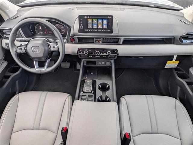 new 2025 Honda Pilot car, priced at $48,950