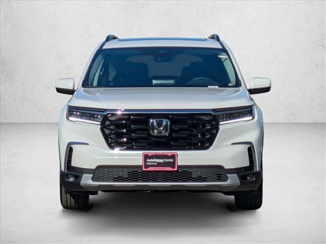 new 2025 Honda Pilot car, priced at $52,049