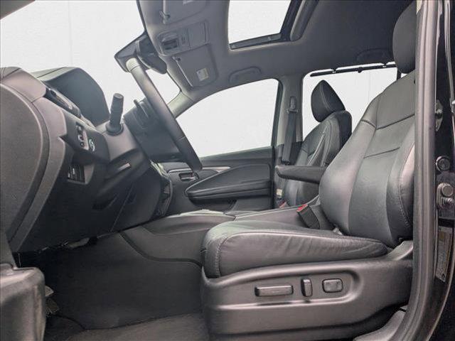 used 2022 Honda Pilot car, priced at $30,991