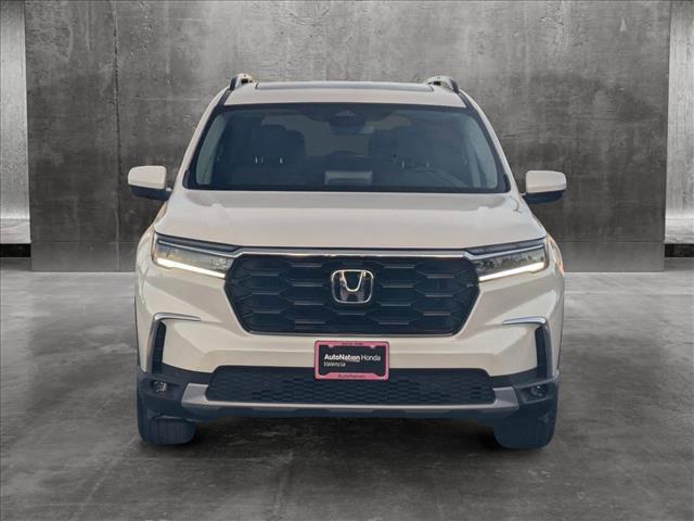 new 2025 Honda Pilot car, priced at $49,350