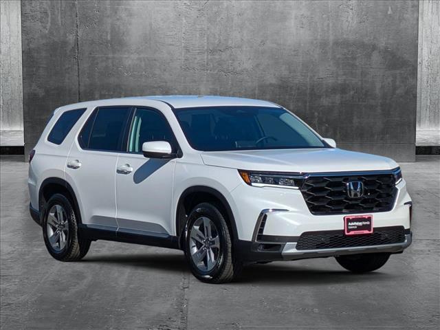 new 2025 Honda Pilot car, priced at $46,080