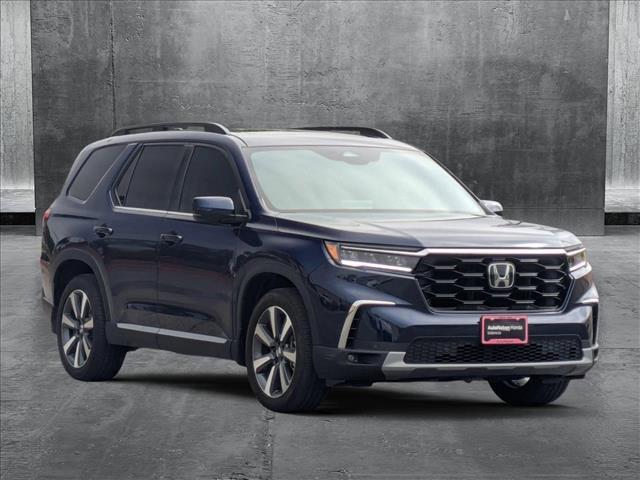 used 2025 Honda Pilot car, priced at $48,995