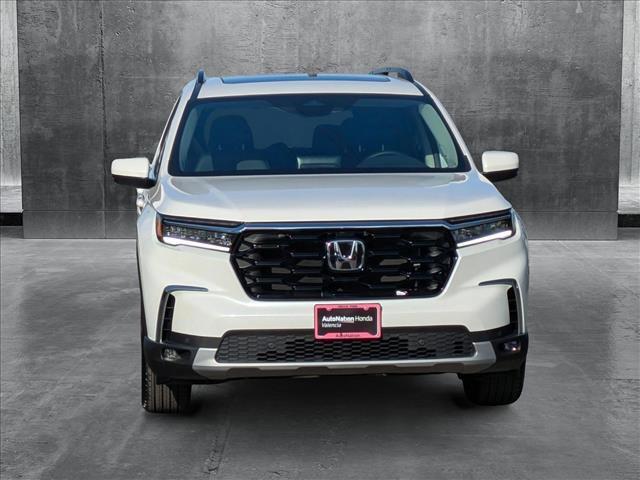 new 2025 Honda Pilot car, priced at $49,350