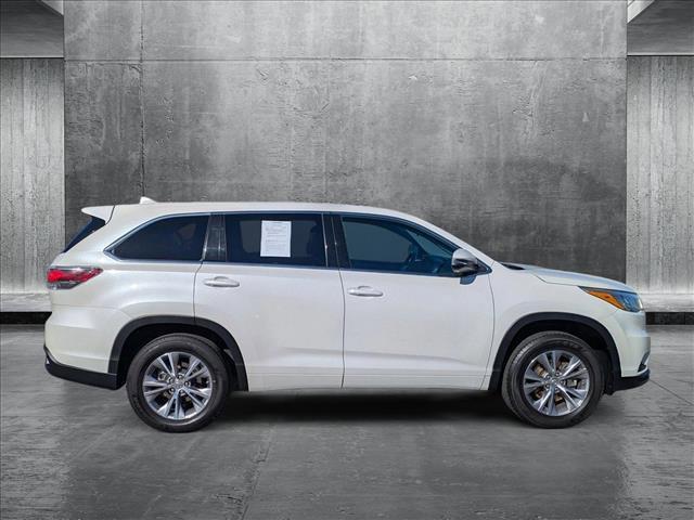 used 2015 Toyota Highlander car, priced at $17,995