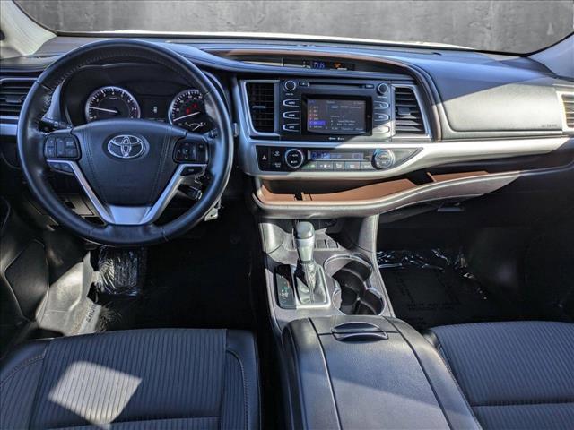 used 2015 Toyota Highlander car, priced at $17,995