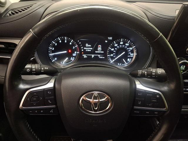 used 2020 Toyota Highlander car, priced at $31,000