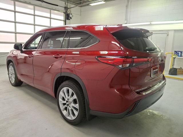 used 2020 Toyota Highlander car, priced at $31,000