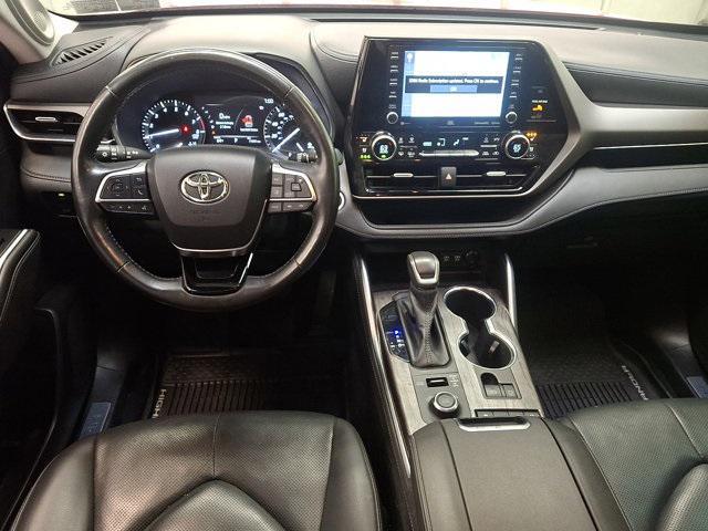 used 2020 Toyota Highlander car, priced at $31,000
