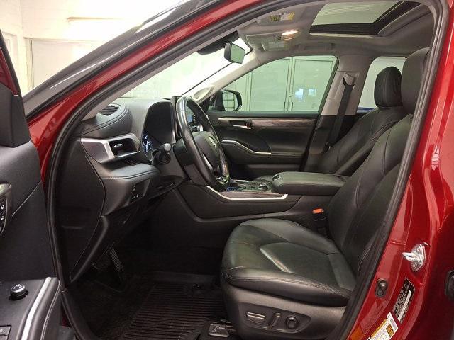 used 2020 Toyota Highlander car, priced at $31,000