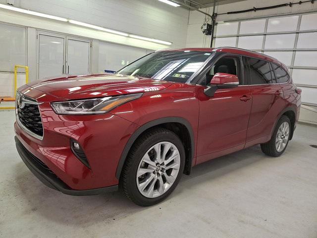 used 2020 Toyota Highlander car, priced at $31,000