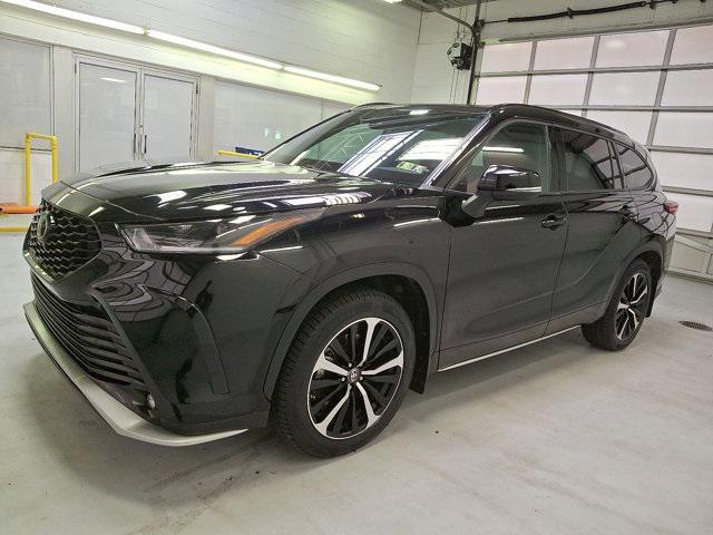 used 2021 Toyota Highlander car, priced at $35,400