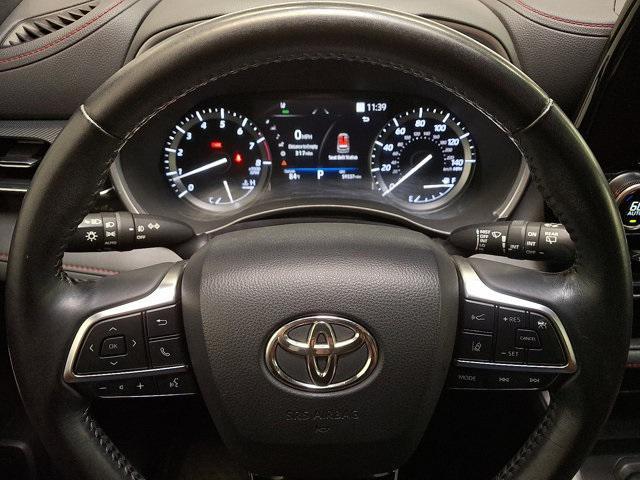 used 2021 Toyota Highlander car, priced at $35,400