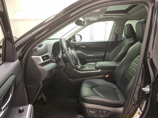 used 2020 Toyota Highlander car, priced at $30,500