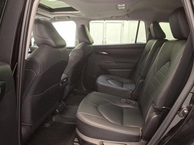 used 2020 Toyota Highlander car, priced at $30,500