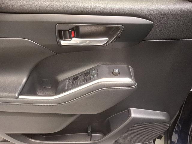 used 2021 Toyota Highlander car, priced at $31,600