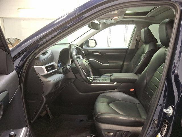 used 2021 Toyota Highlander car, priced at $31,600