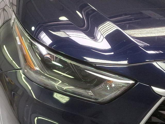 used 2021 Toyota Highlander car, priced at $31,600