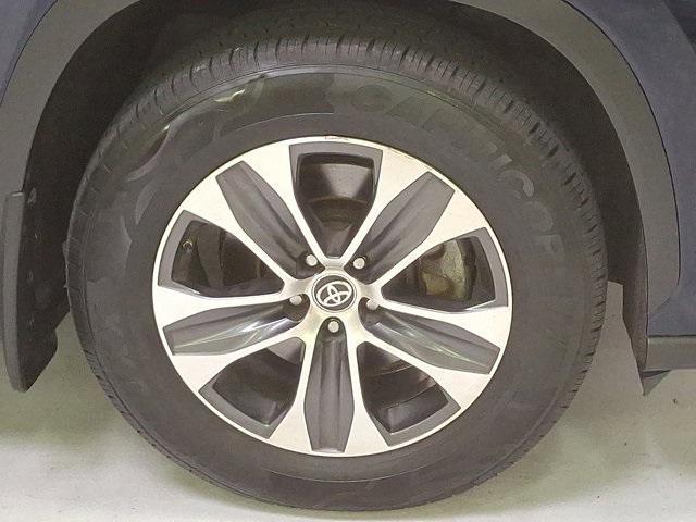 used 2021 Toyota Highlander car, priced at $31,600