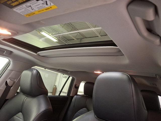 used 2021 Toyota Highlander car, priced at $31,600
